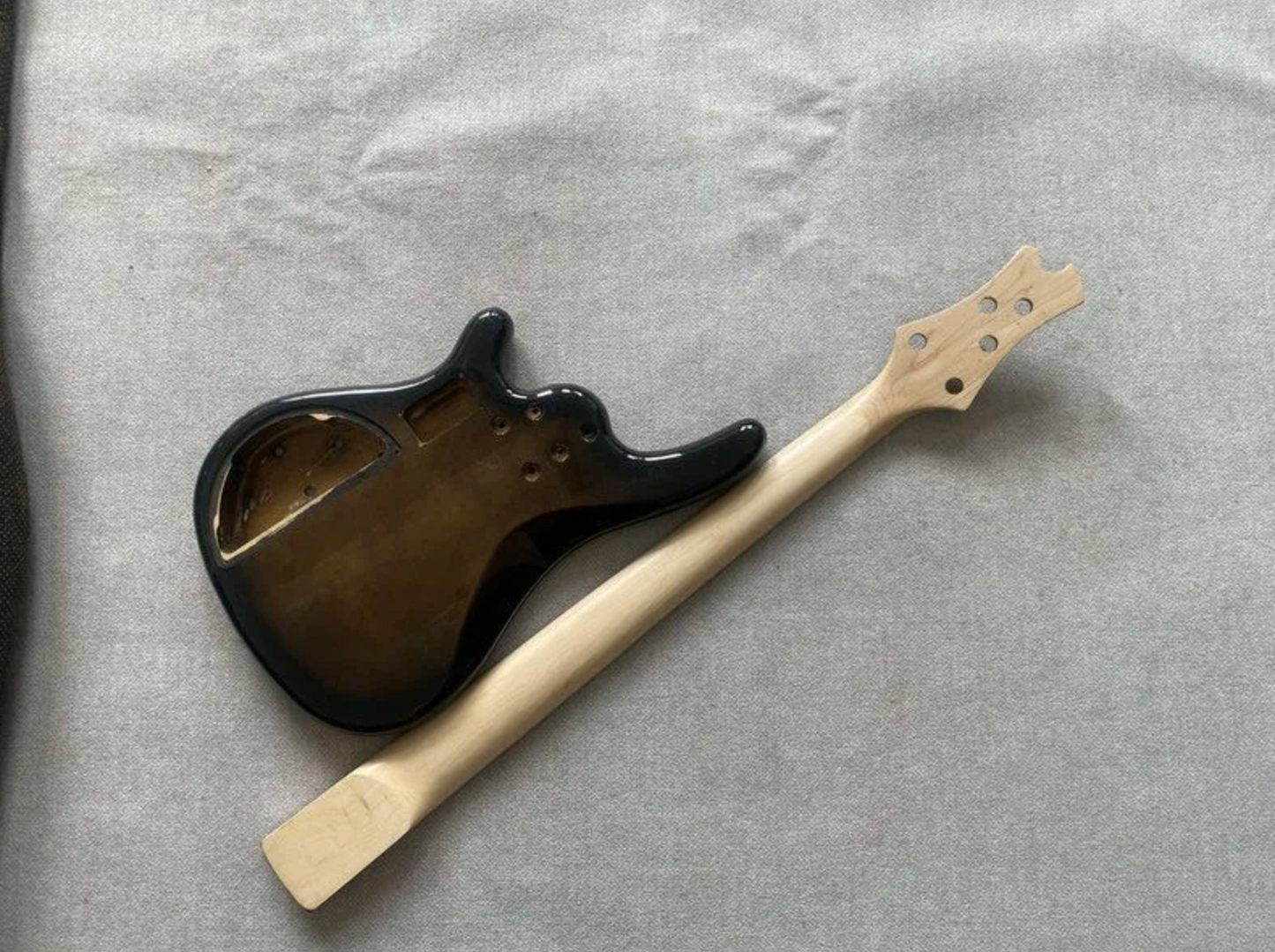 5 String Electric Bass Basswood Sunburst Body, Maple Neck, Rosewood Fr