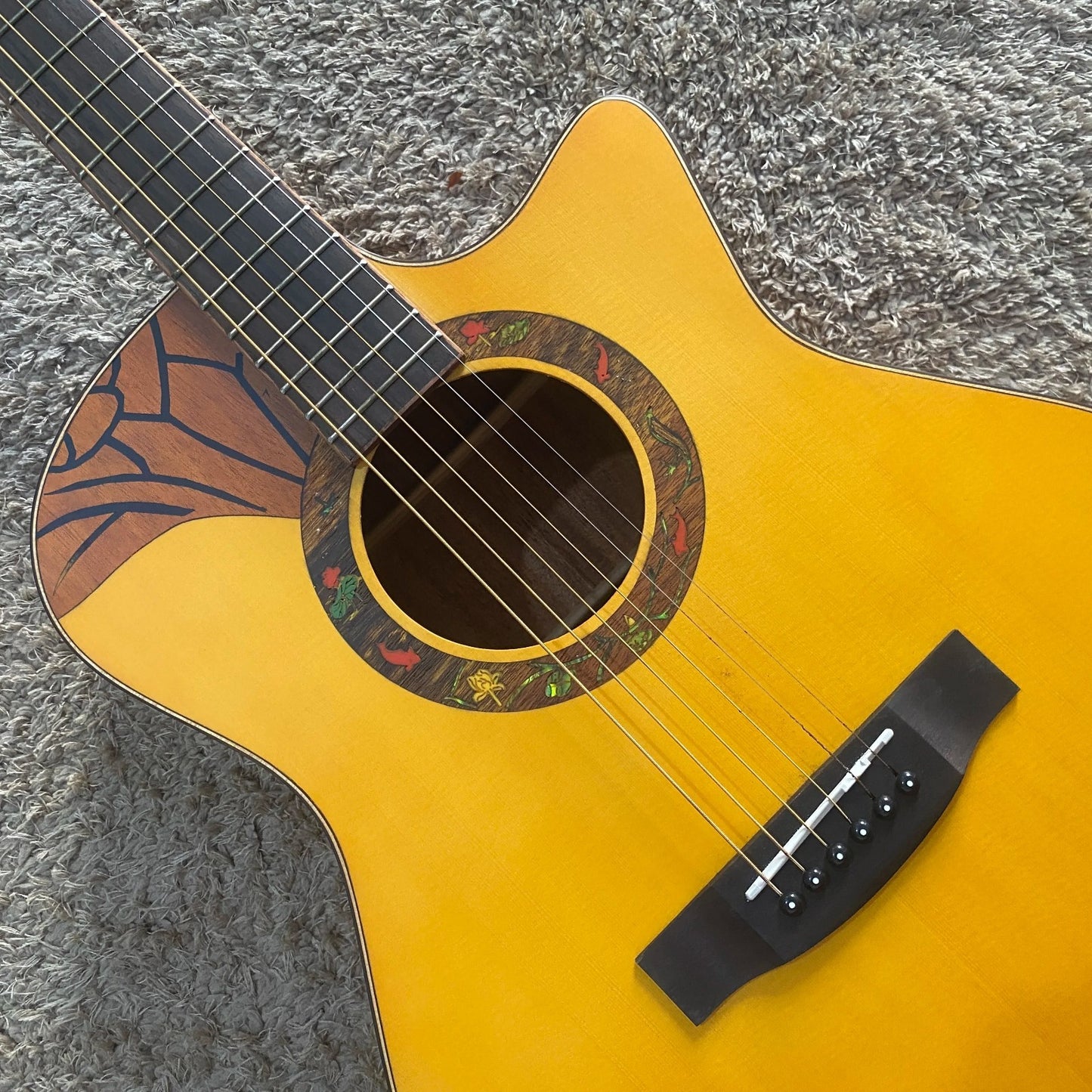 41'Acoustic Guitar in Vintage Yellow, Solid Spruce Top Body, Mahogany