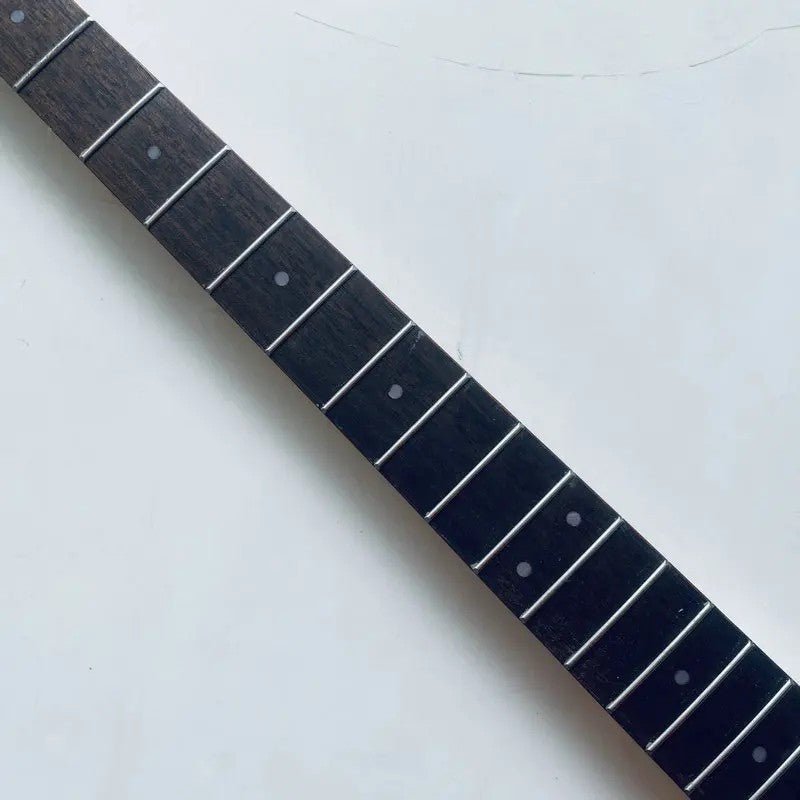 Green 4 String Electric Bass Maple Neck, 20 Frets Rosewood Fingerboard