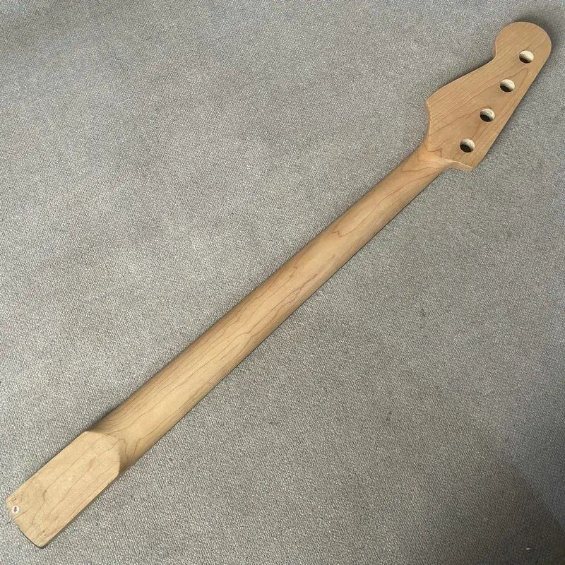 White 4 String Bass Maple Neck, Rosewood 21 Frets Fingerboard