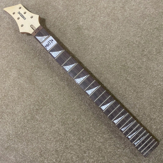 White Electric Guitar Rosewood Fingerboard 24 Frets Maple Neck