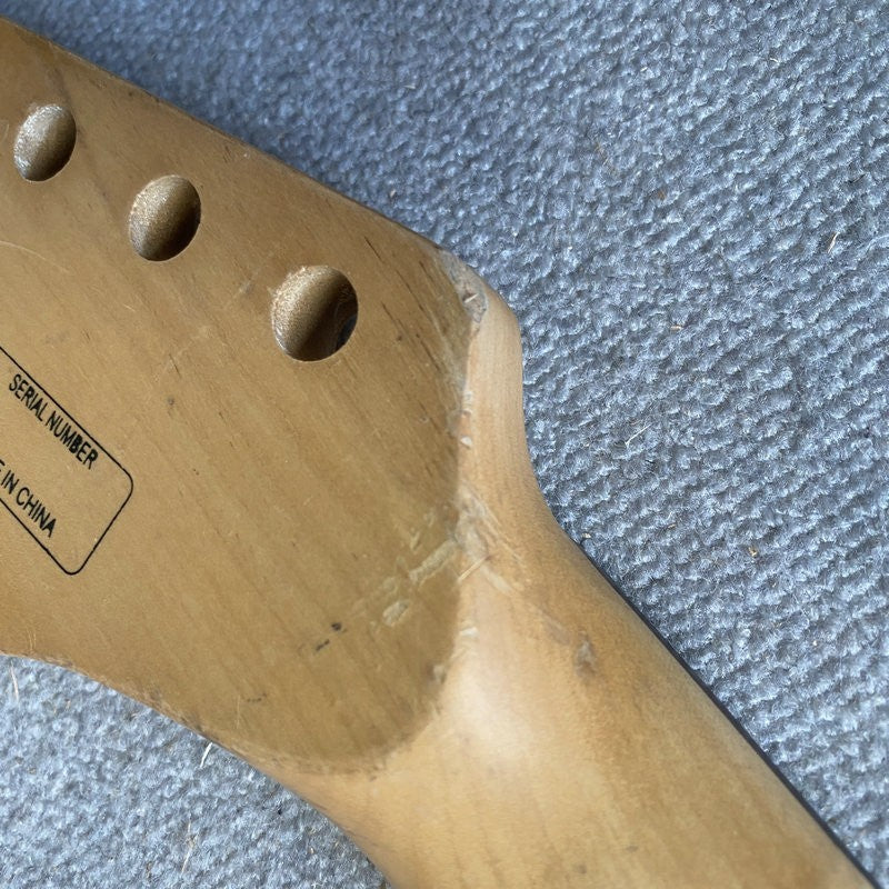 Roxy Guitar Maple Wood Neck, Rosewood 22 Frets Fingerboard
