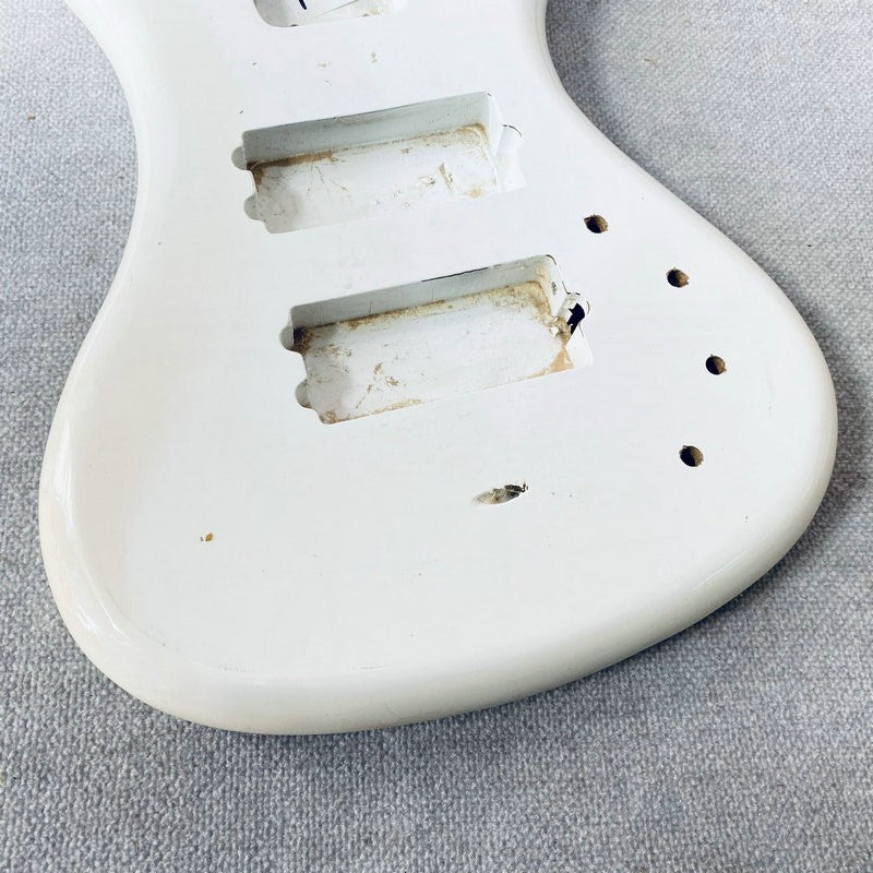 White 4 String Bass Basswood Body Fit Warwick