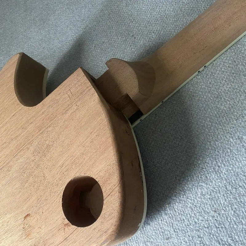 Tagima Guitar Tiger Maple Top Body with Mahogany Neck, Rosewood Finger