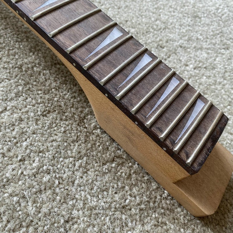 Maple Wood Guitar Neck, 22 Frets Rosewood Fingerboard, Set In Connecti