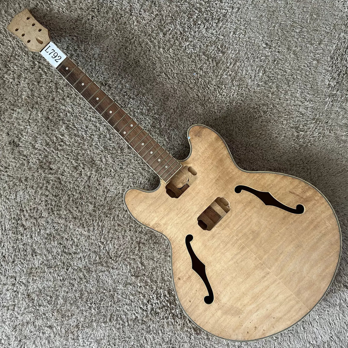 Maple Water Ripple Grain 335 Slim Semi-Hollow Jazz Electric Guitar, F-Hole, 22 Pieces in Stock