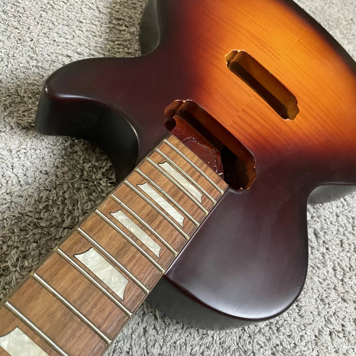 Special offer LP electric guitar, tiger maple, 22 frets, LP Standard, foreign brand, semi-finished guitar, DIY assembly.
