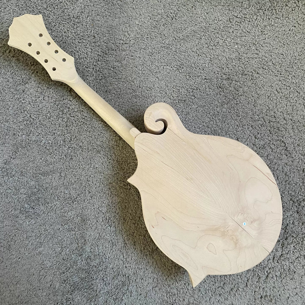 MANDOLIN solid wood mandolin guitar with cracked mandolin, made in Korea, on special offer.