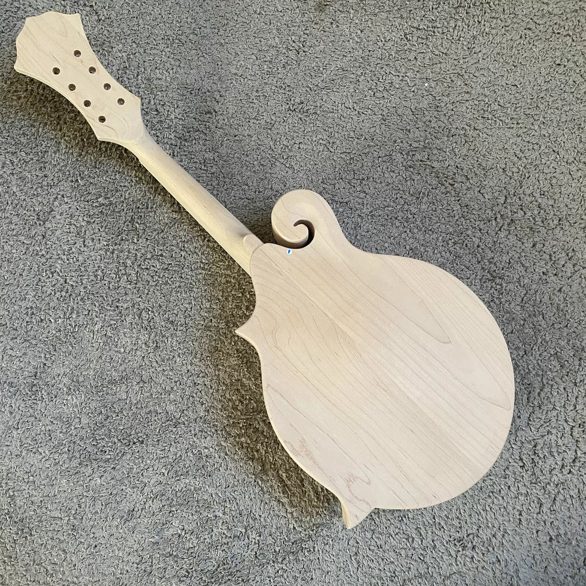 MANDOLIN solid wood mandolin guitar with cracked mandolin, made in Korea, on special offer.