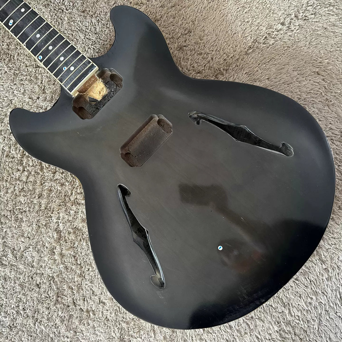 Slim Semi-Hollow Jazz Electric Guitar, F-Hole, 22-piece stock, slightly flawed, special price.