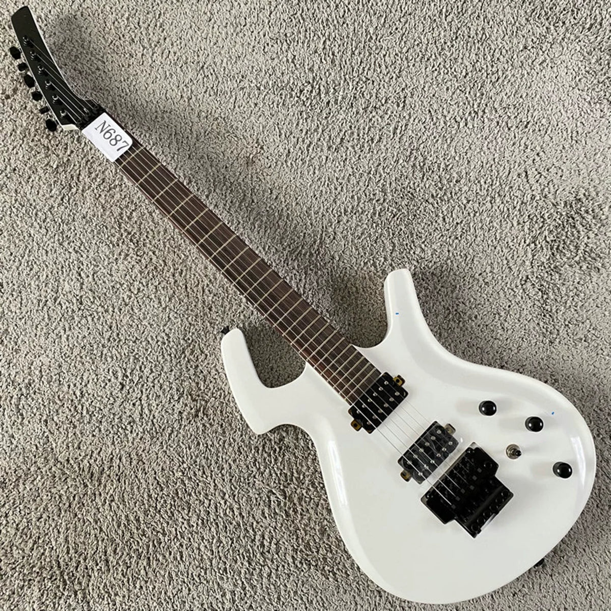 White 24-fret double-locking electric guitar, custom-made for export, paddleboard style, metal rock beginner/advanced level, special offer.