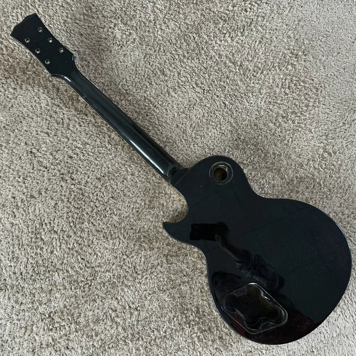 Taiwanese factory stock of unfinished maple veneer LP electric guitars, no accessories, DIY black 22-fret double-string guitars.
