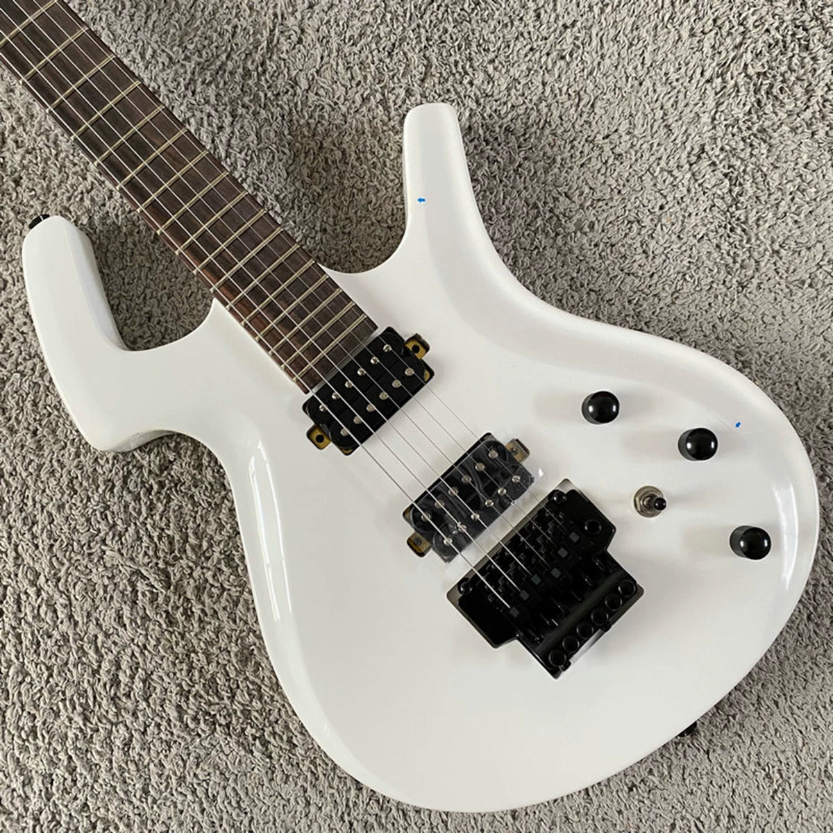 White 24-fret double-locking electric guitar, custom-made for export, paddleboard style, metal rock beginner/advanced level, special offer.