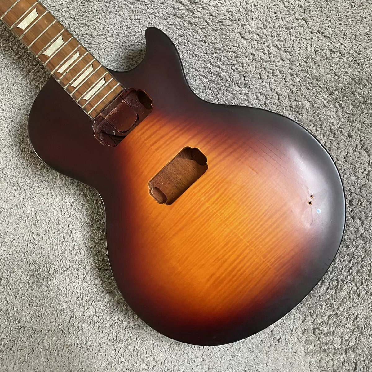 Special offer LP electric guitar, tiger maple, 22 frets, LP Standard, foreign brand, semi-finished guitar, DIY assembly.