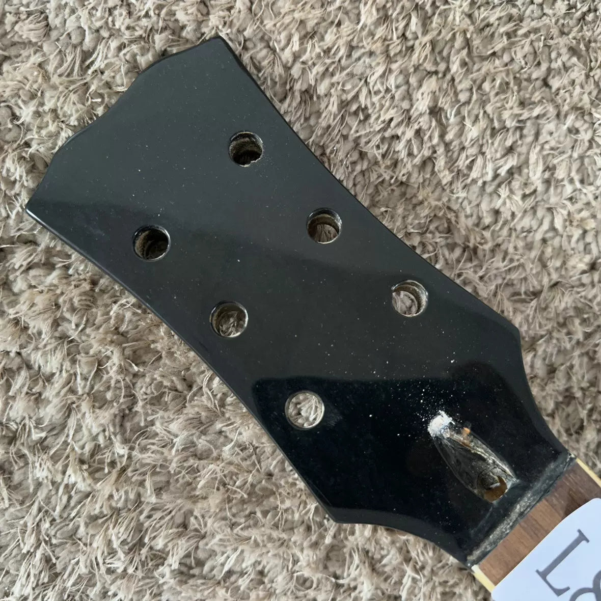 Taiwanese factory stock of unfinished maple veneer LP electric guitars, no accessories, DIY black 22-fret double-string guitars.