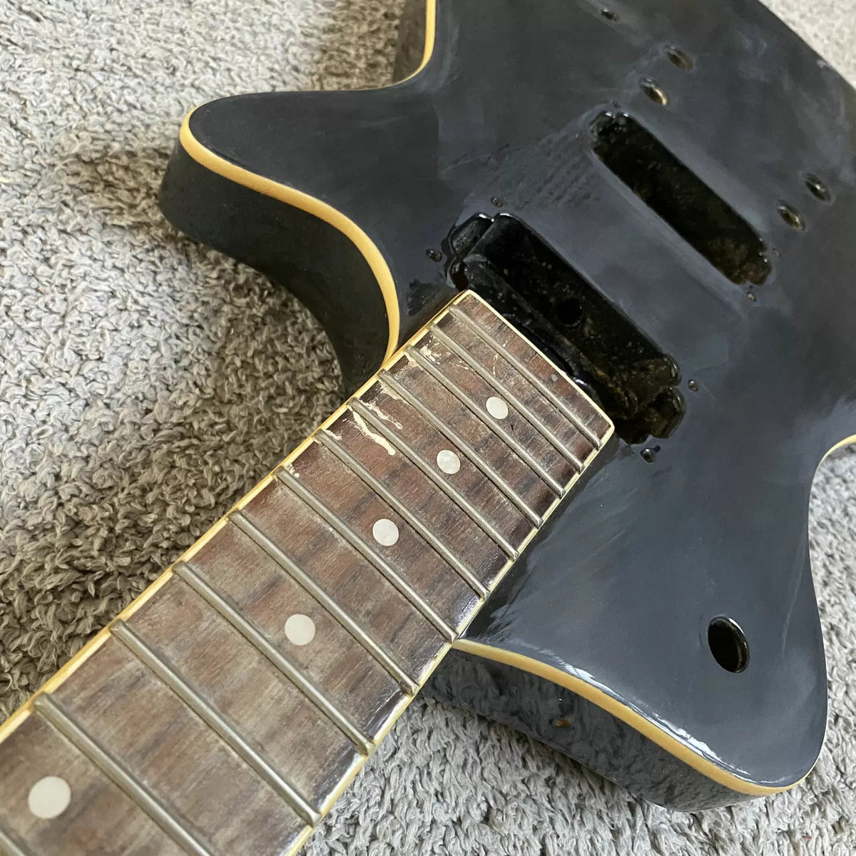 DIY semi-finished electric guitar, G.great brand, Taiwanese OEM, 22-fret irregular shape guitar, no accessories, Tom bridge.