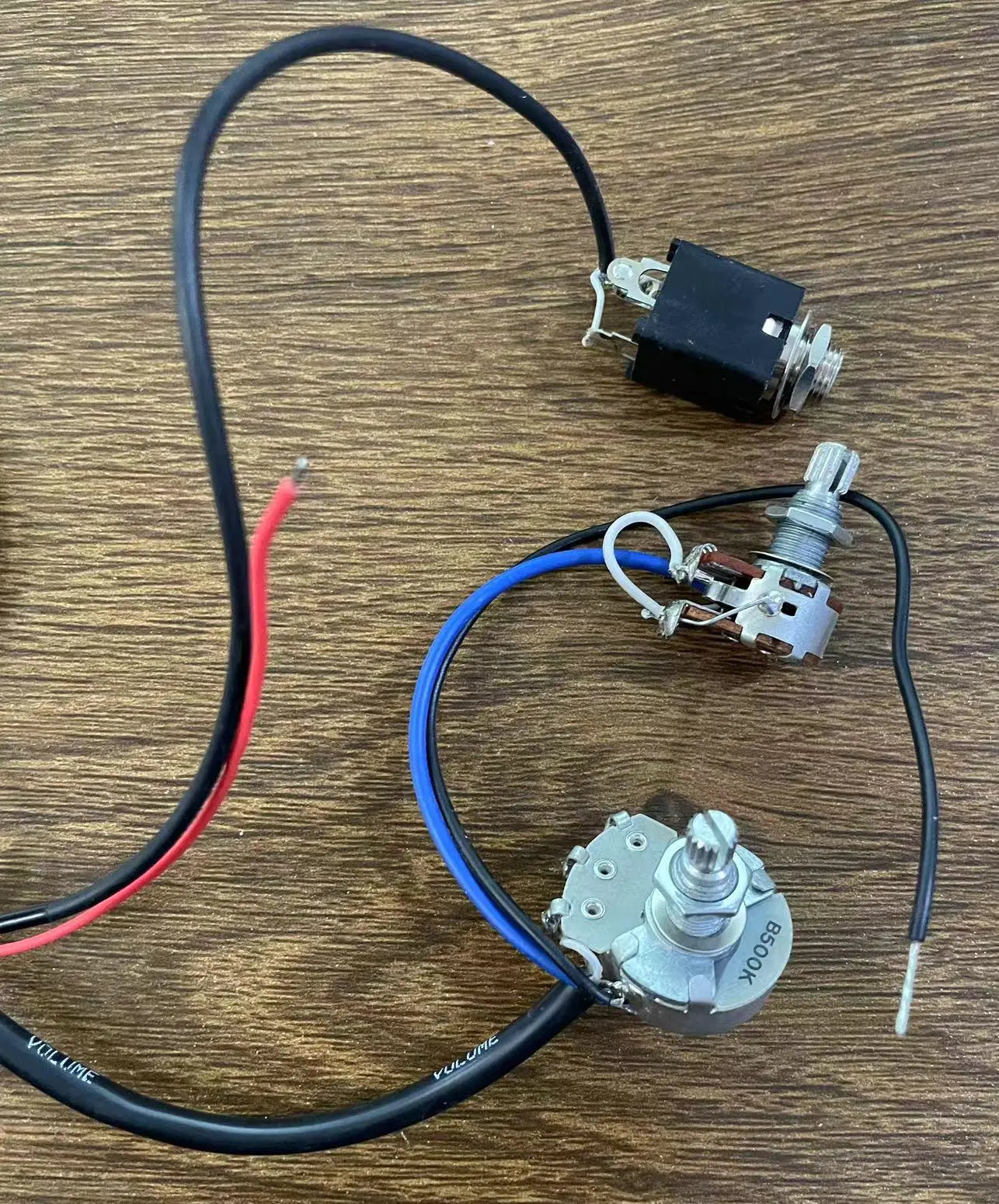 3 Band Active Electric Bass / Guitar EQ Equalizer Preamp Circuit Pickup