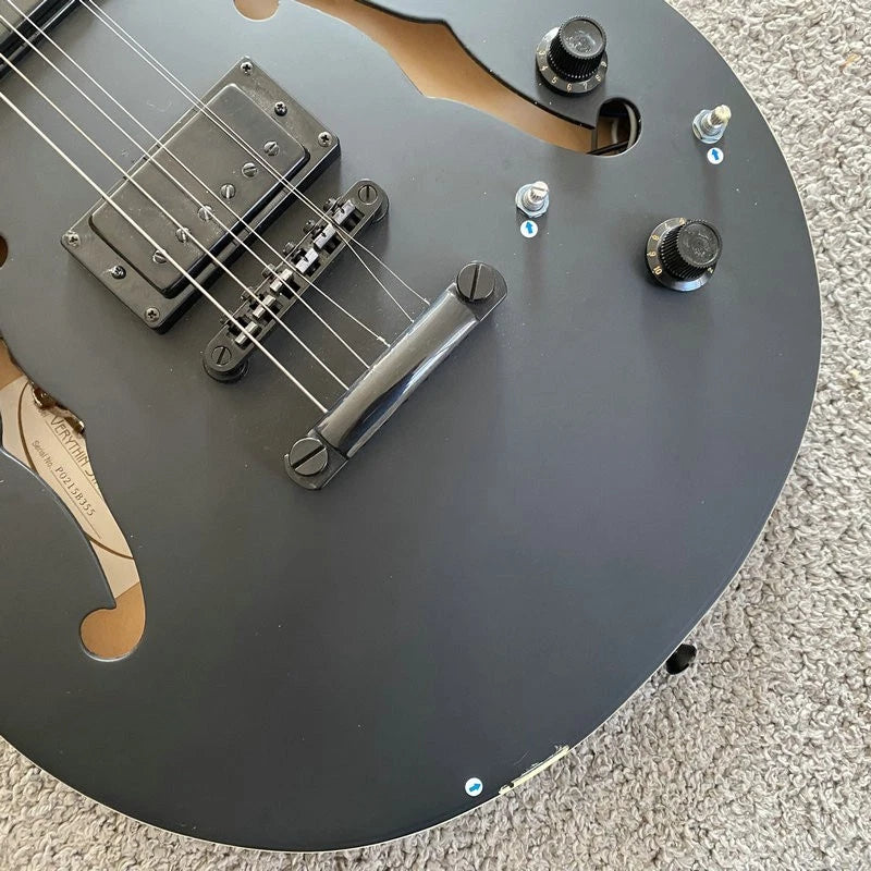 Hofner Contemporary Black Jazz Guitar, Maple Body, Mahogany Neck, Rosewood