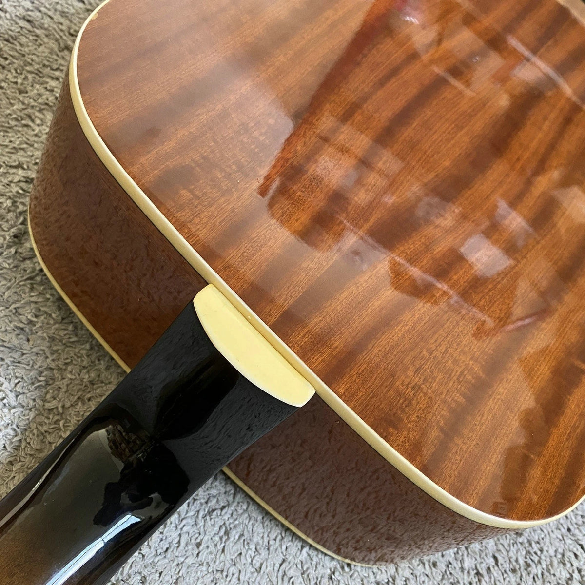 Acoustic Guitar, Black Wood Finish, Sunburst Finish, Mahogany Neck