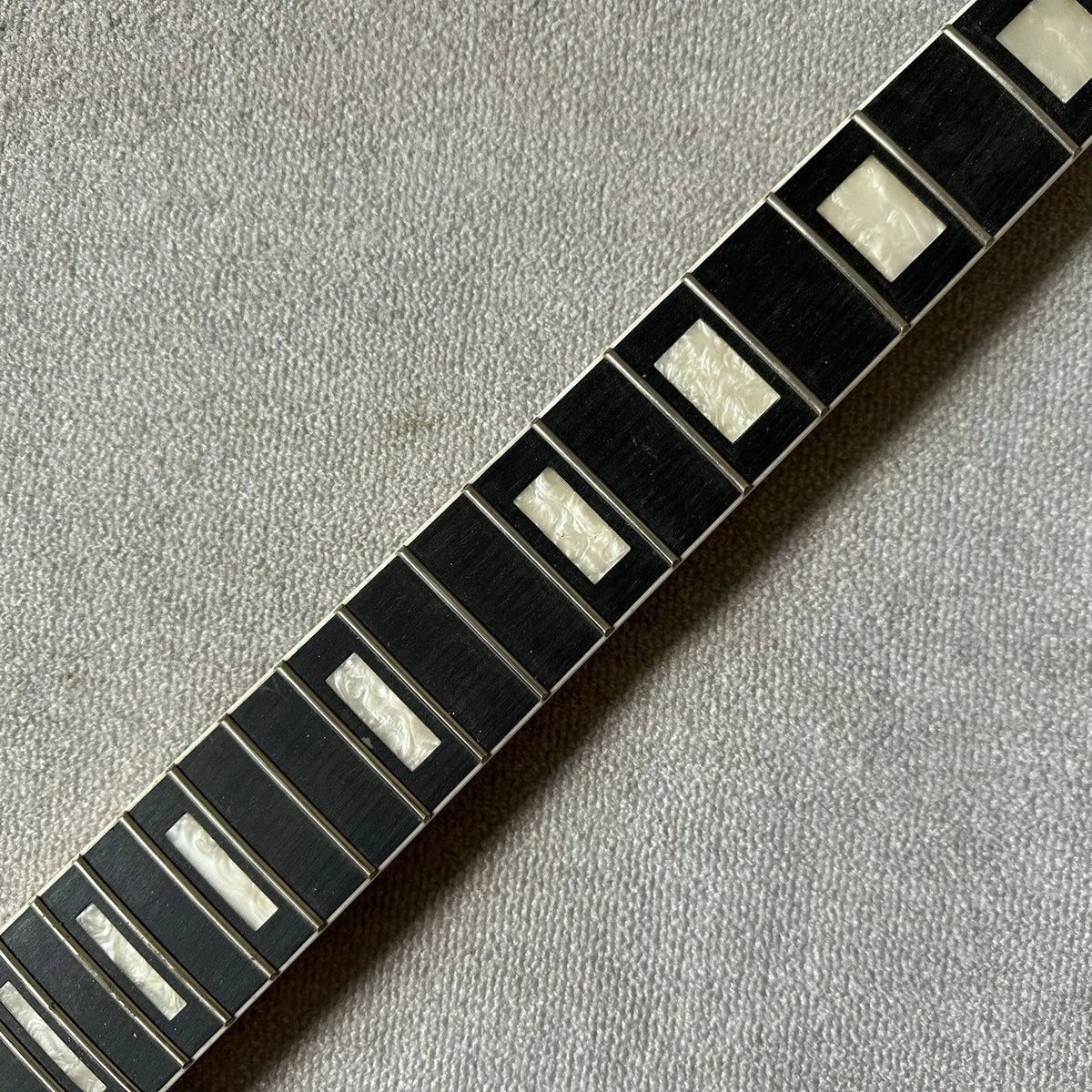 Guitar Neck, 22 Frets, Maple and Rosewood