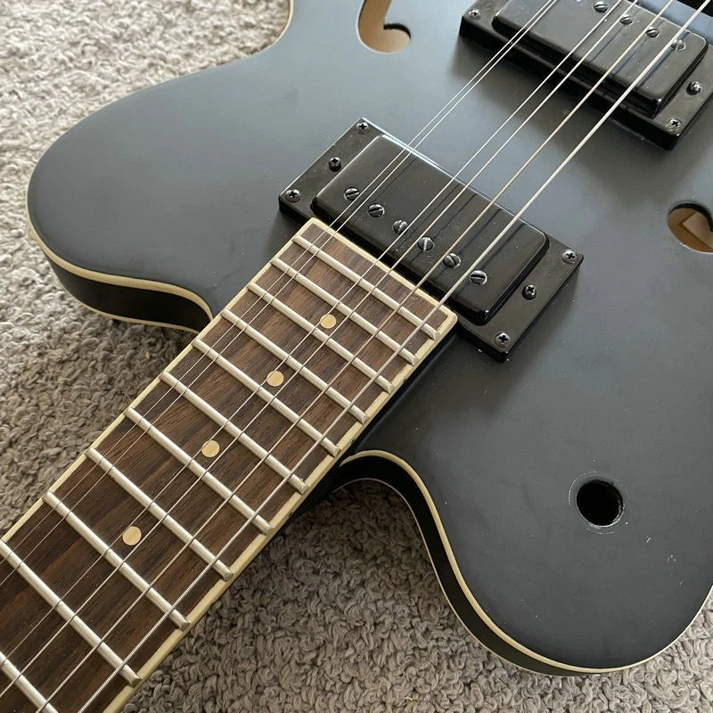 Hofner Contemporary Black Jazz Guitar, Maple Body, Mahogany Neck, Rosewood