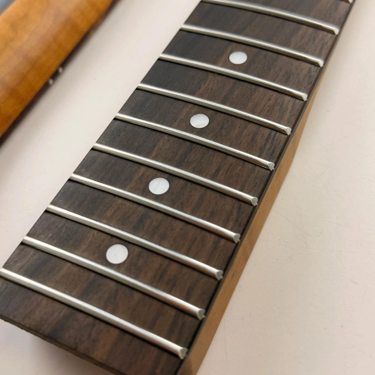 Reversed Head Tiger Maple Wood Guitar Neck, Rosewood Fingerboard TL