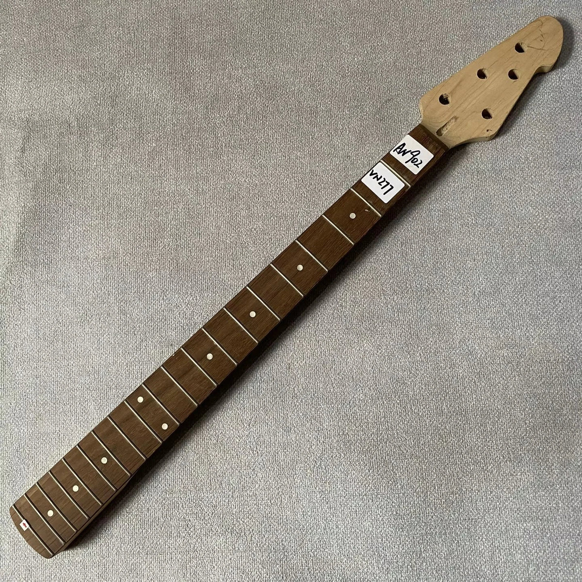 5 String Bass Maple Wood Neck, 20 Frets, 3+2 Machine-Head Layout