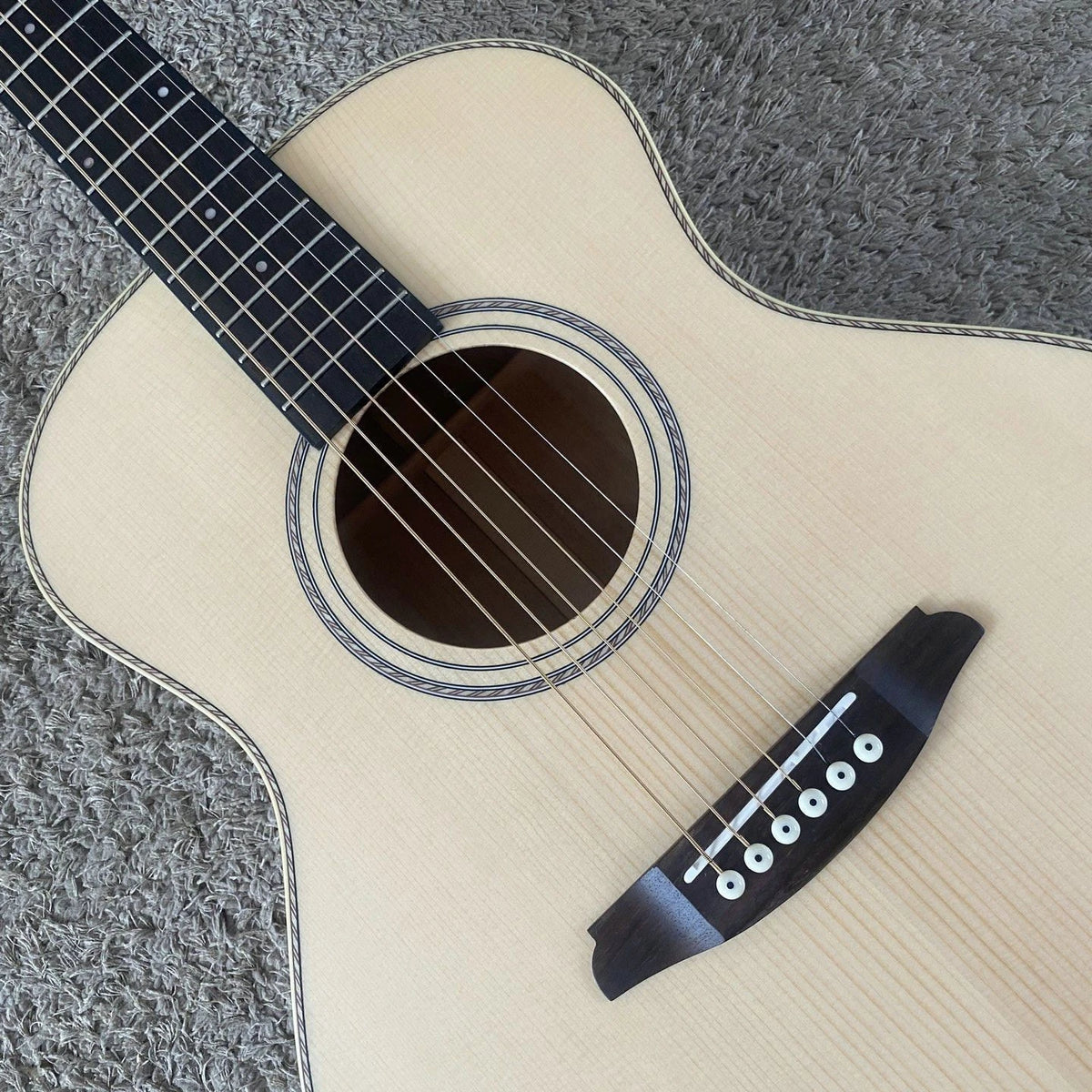 36-Inch Acoustic Guitar, Spruce Top, Rosewood Body
