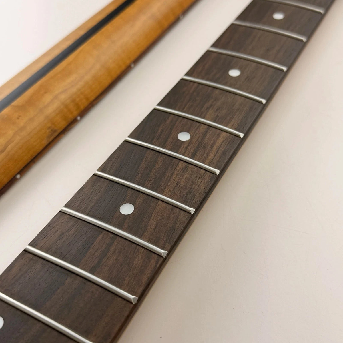 Reversed Head Tiger Maple Wood Guitar Neck, Rosewood Fingerboard TL