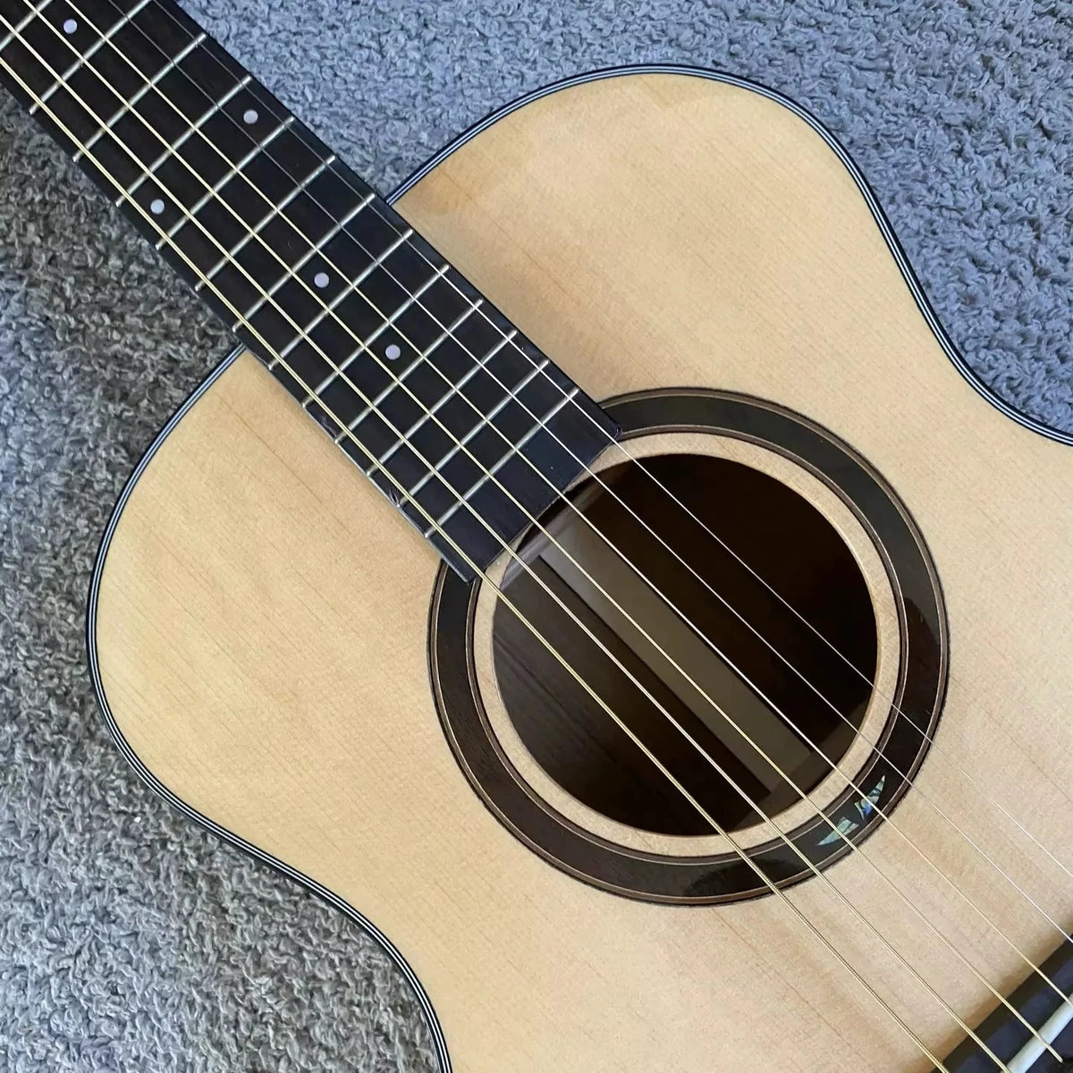 36-Inch All-Solid Acoustic Guitar, Mahogany Neck, Rosewood Fingerboard, 22 Frets