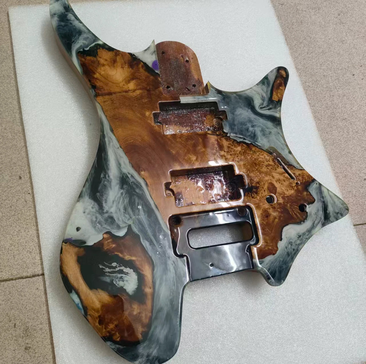 HH Mahogany Wood Headless Guitar Body with Resin Top Finish