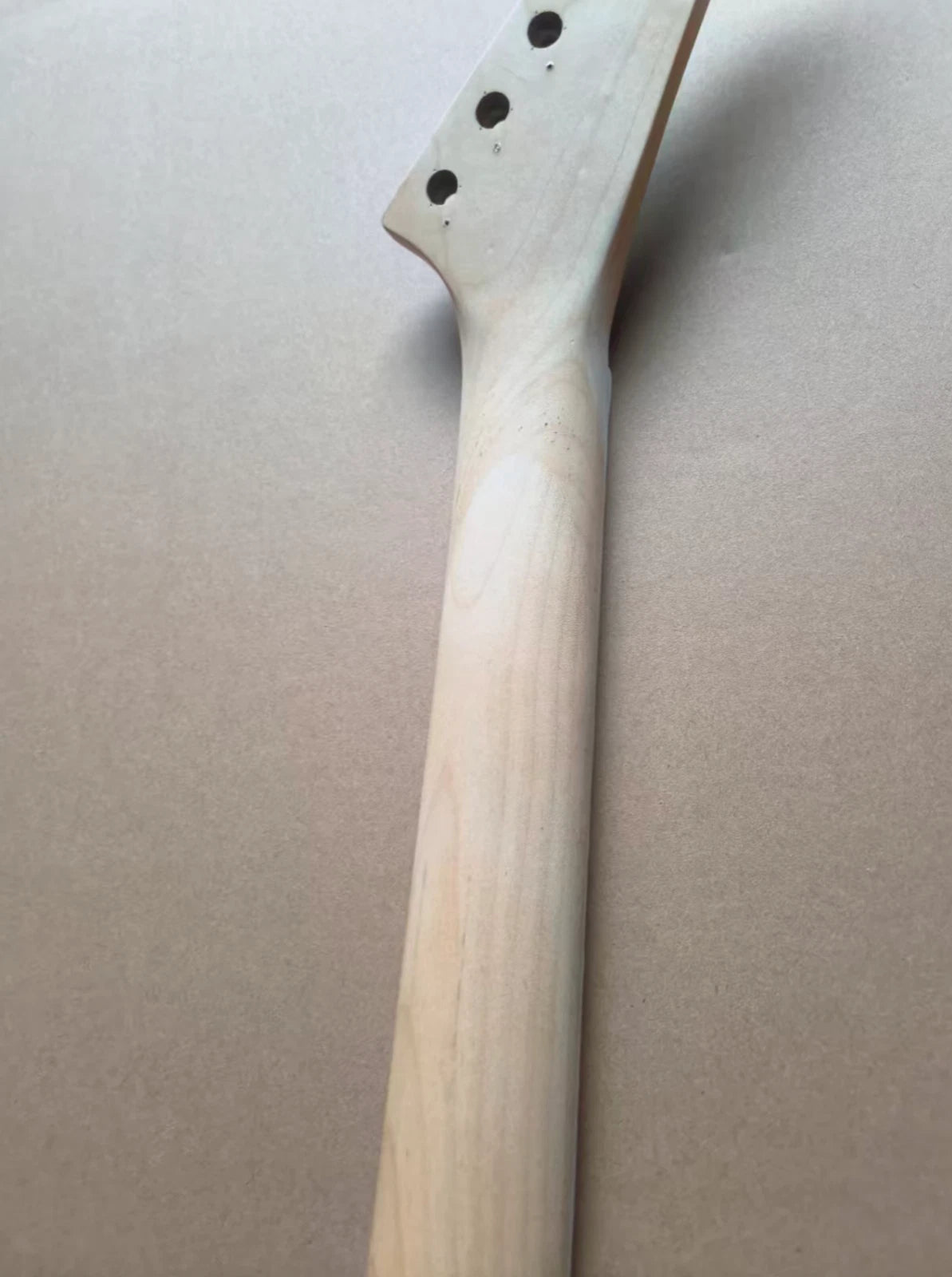 Left Handed Jackson Guitar Maple Neck, Rosewood Fretboard, 24 Frets