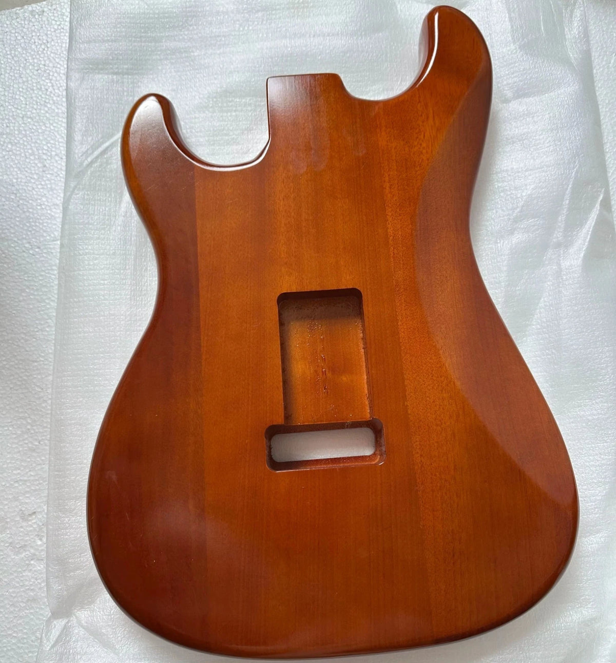 Waterwave Guitar Body, Mahogany, Matte Nitro Fit ST