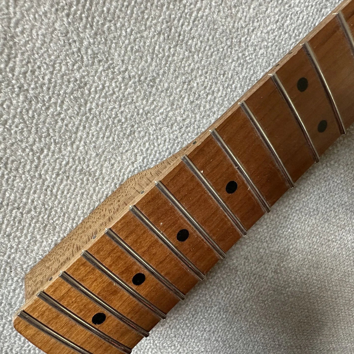 Guitar Neck, 22 Frets, Roasted Maple