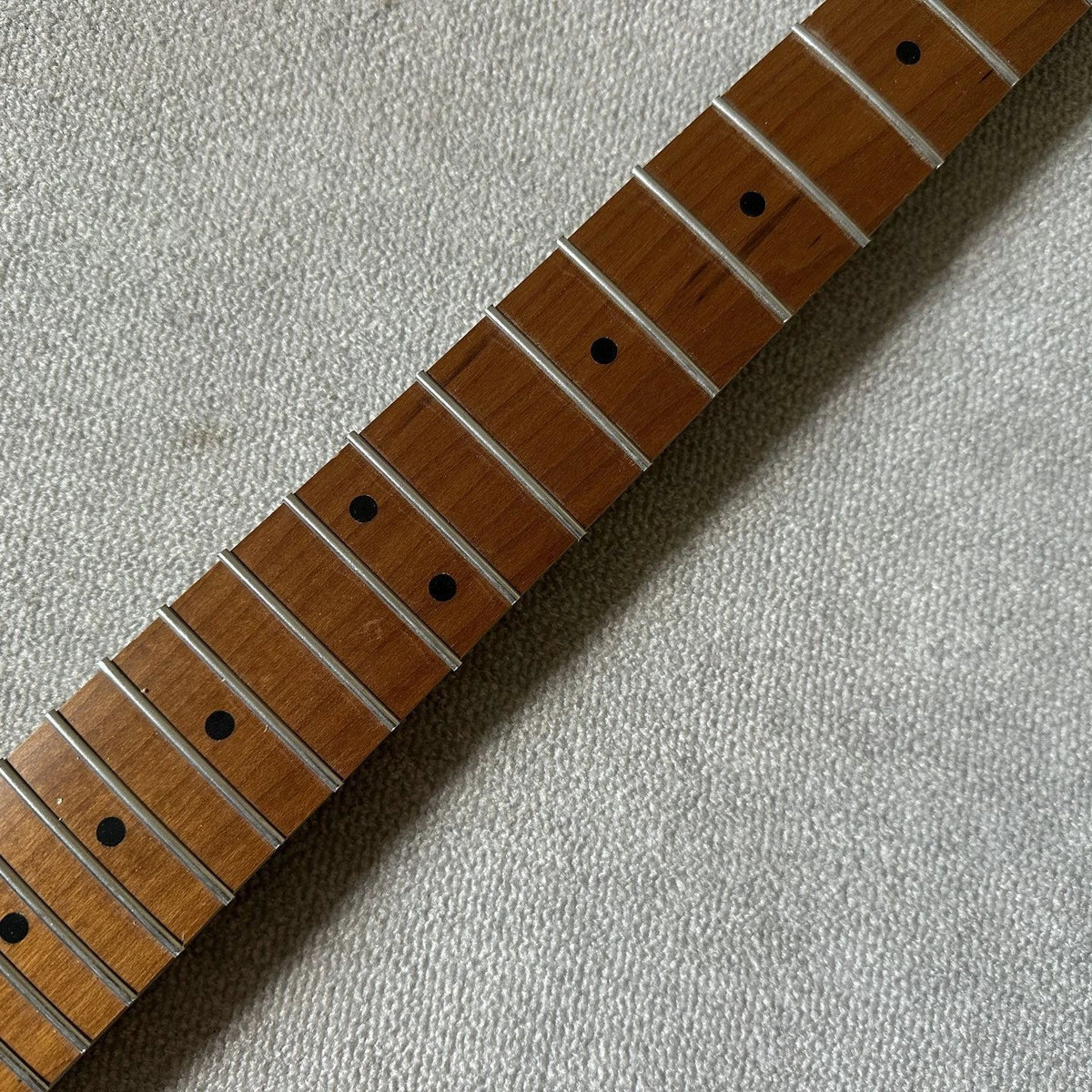 Guitar Neck, 22 Frets, Roasted Maple