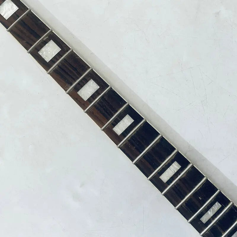Harley Benton 4 String Bass Maple Neck, Rosewood 20 Frets Fingerboard