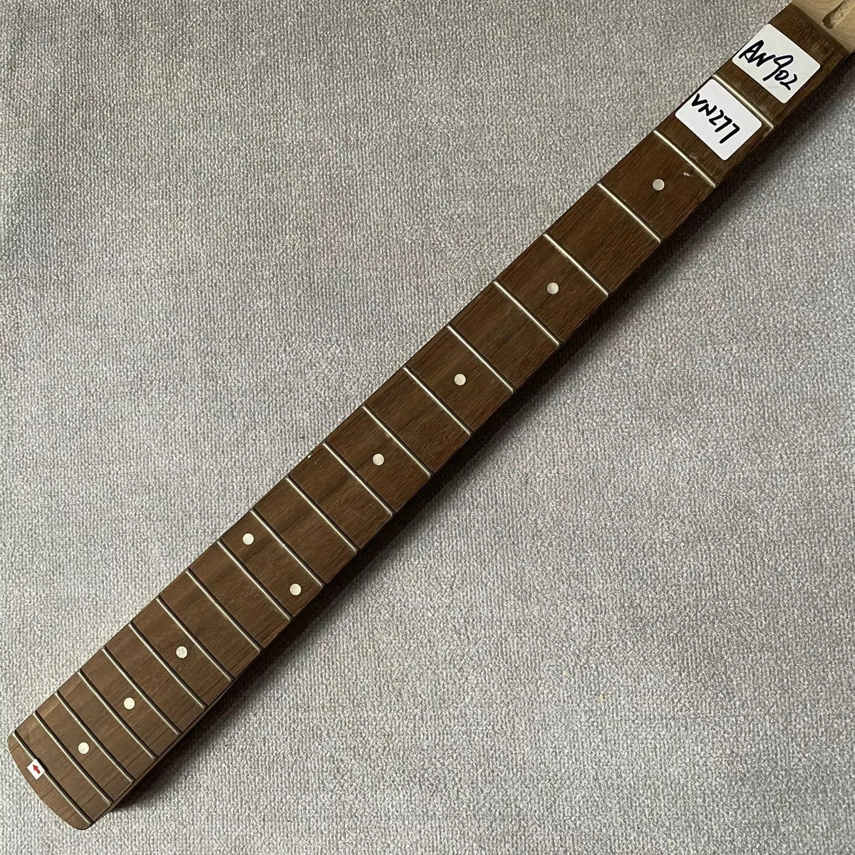 5 String Bass Maple Wood Neck, 20 Frets, 3+2 Machine-Head Layout