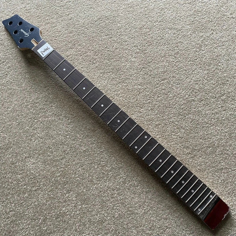Black 5 String Electric Bass Maple Neck, Rosewood Fingerboard 24 Frets