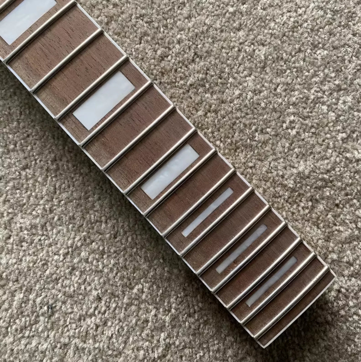 Ibanez Maple Guitar Neck, Rosewood 22 Frets Fingerboard