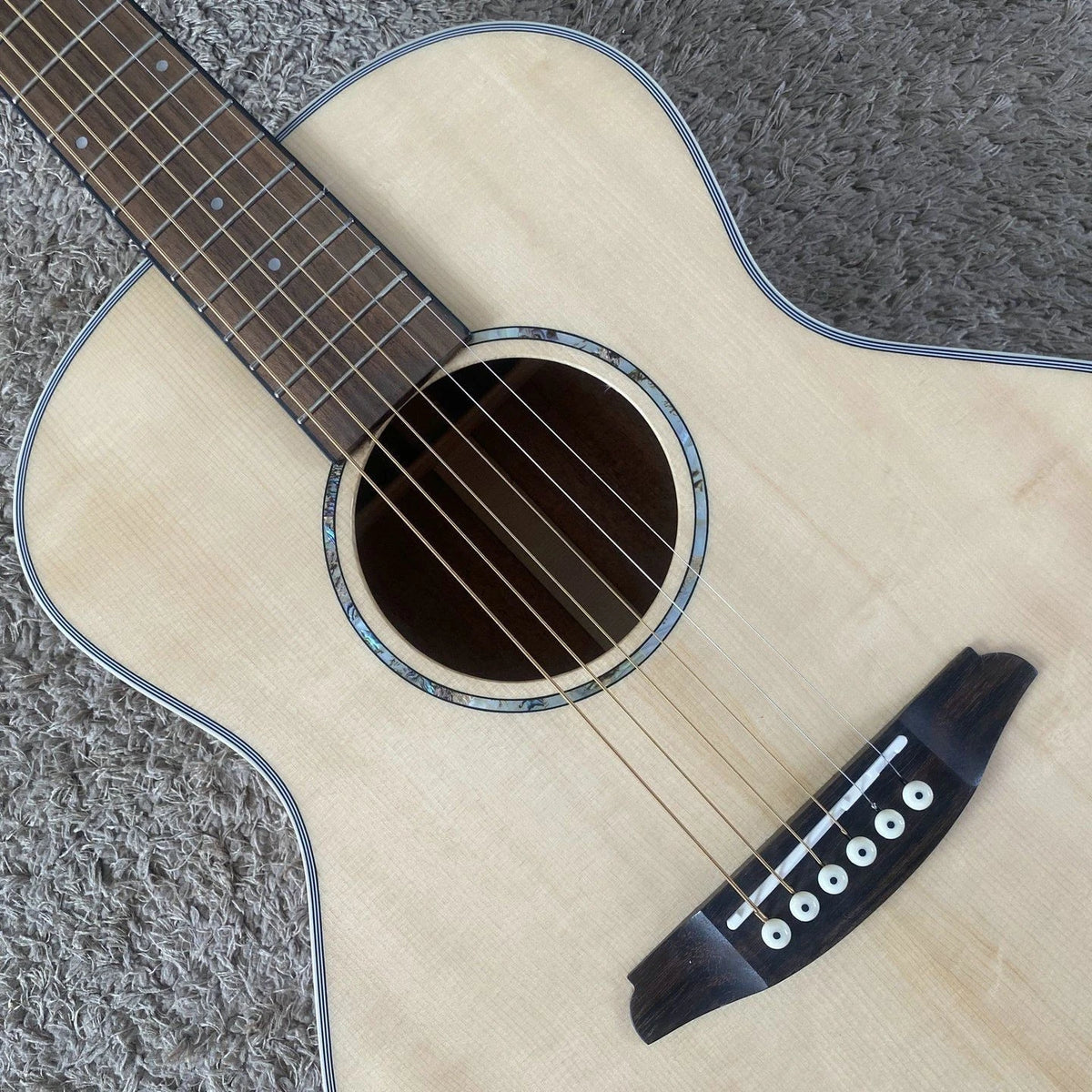 36-Inch Acoustic Guitar, Spruce Top, Rosewood Body