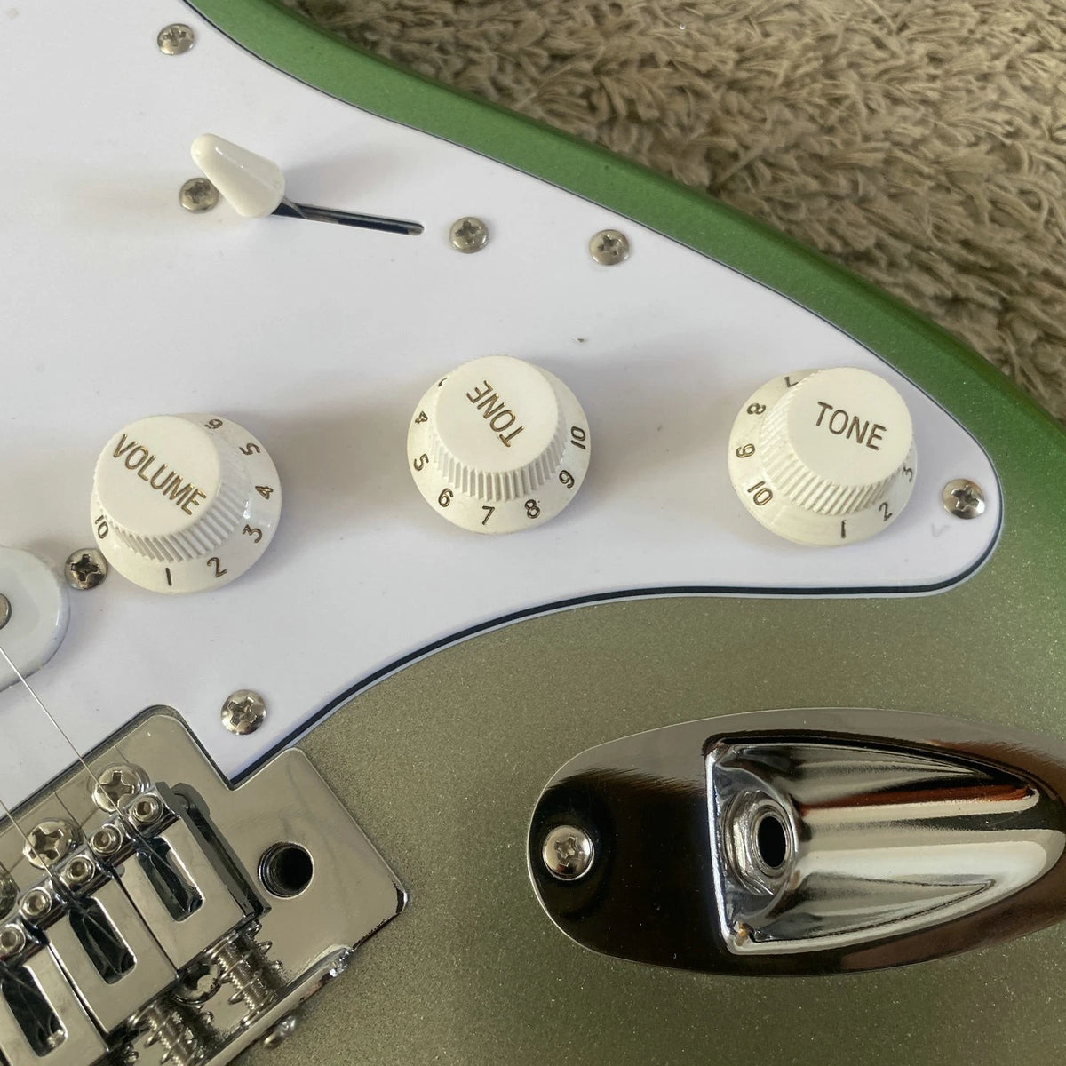 Green Sparkle Electric Guitar, Basswood Body, Maple Neck, Rosewood