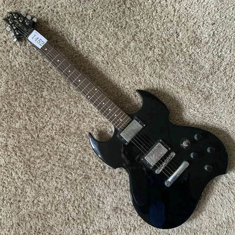 Samick Black Guitar, Basswood Body, Maple Neck, 22 Frets Rosewood Fingerboard