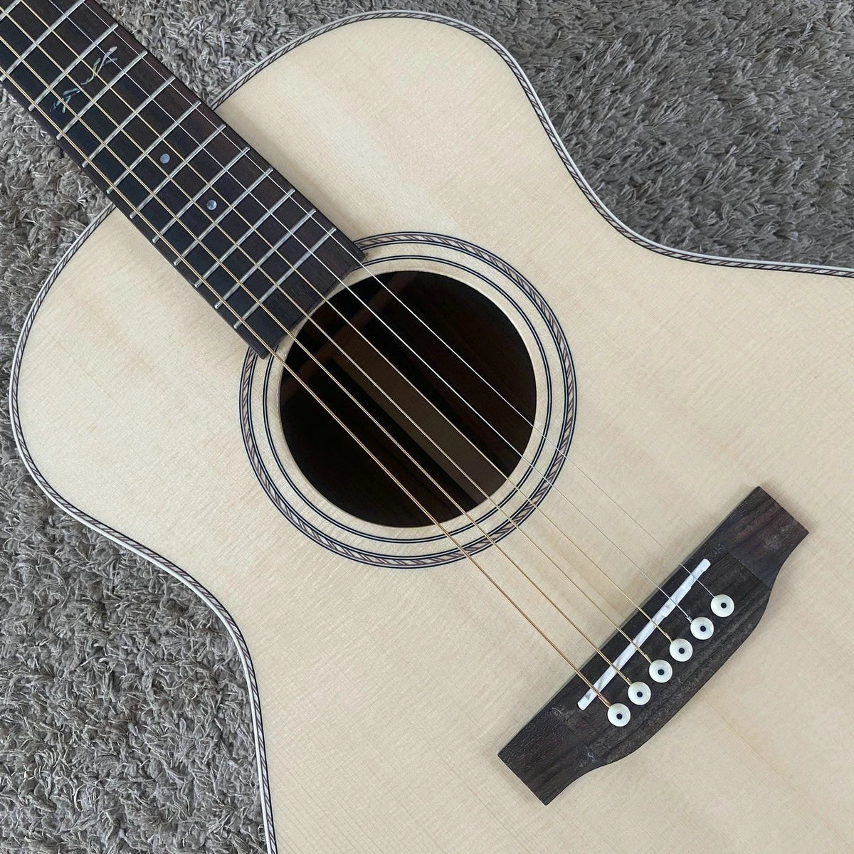 36-Inch Acoustic Guitar, Spruce Top, Mahogany Neck, Rosewood Body, Natural