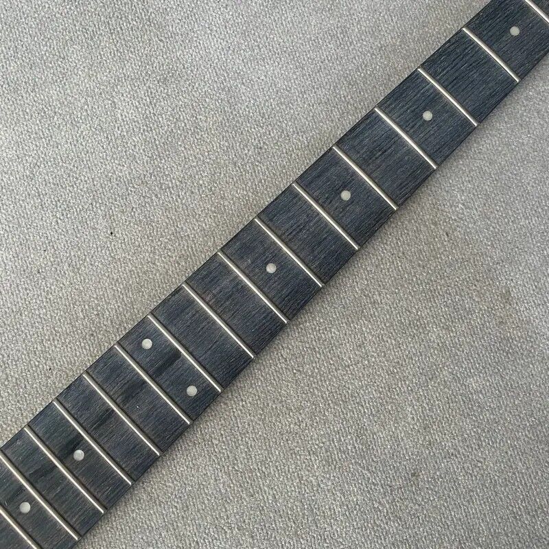 Harley Benton 5 String Bass Maple Wood Neck, 20 Frets Rosewood Fingerboard