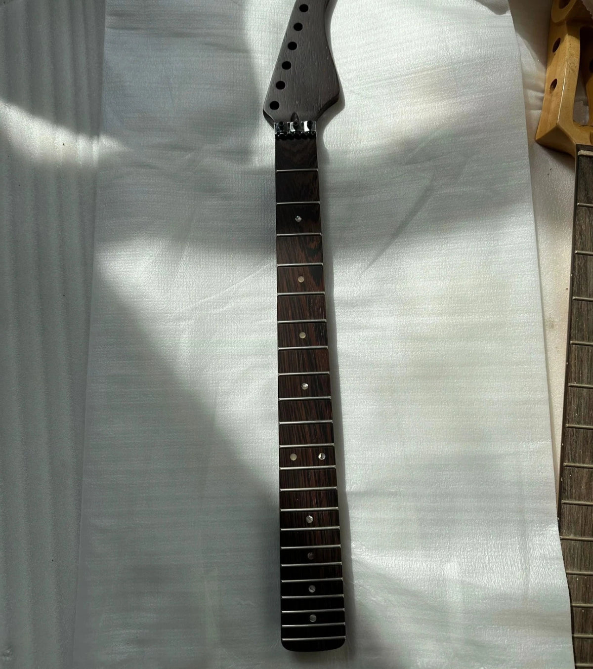 Wenge Wood Guitar Neck with 22-Fret Fingerboard Fretboard
