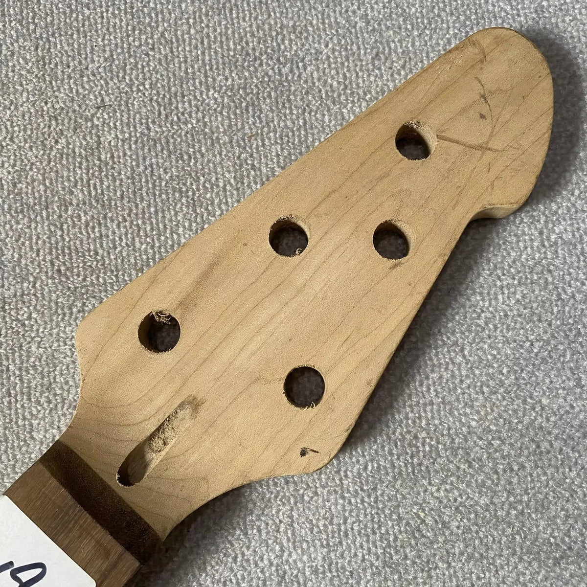 5 String Bass Maple Wood Neck, 20 Frets, 3+2 Machine-Head Layout