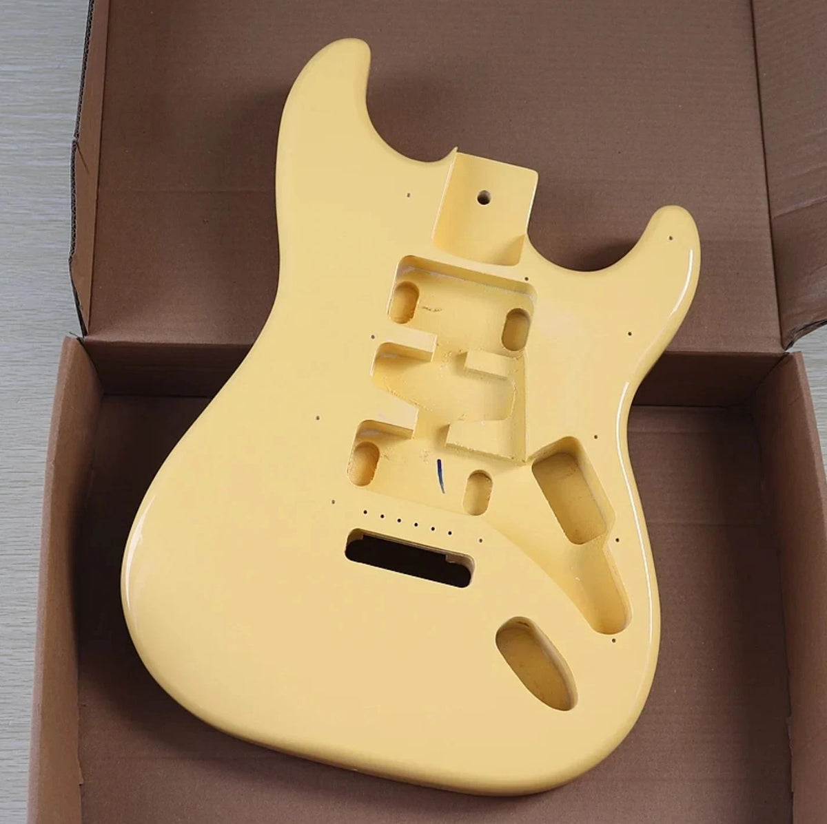 Milky Yellow Guitar Poplar Wood Body Fit Strat ST