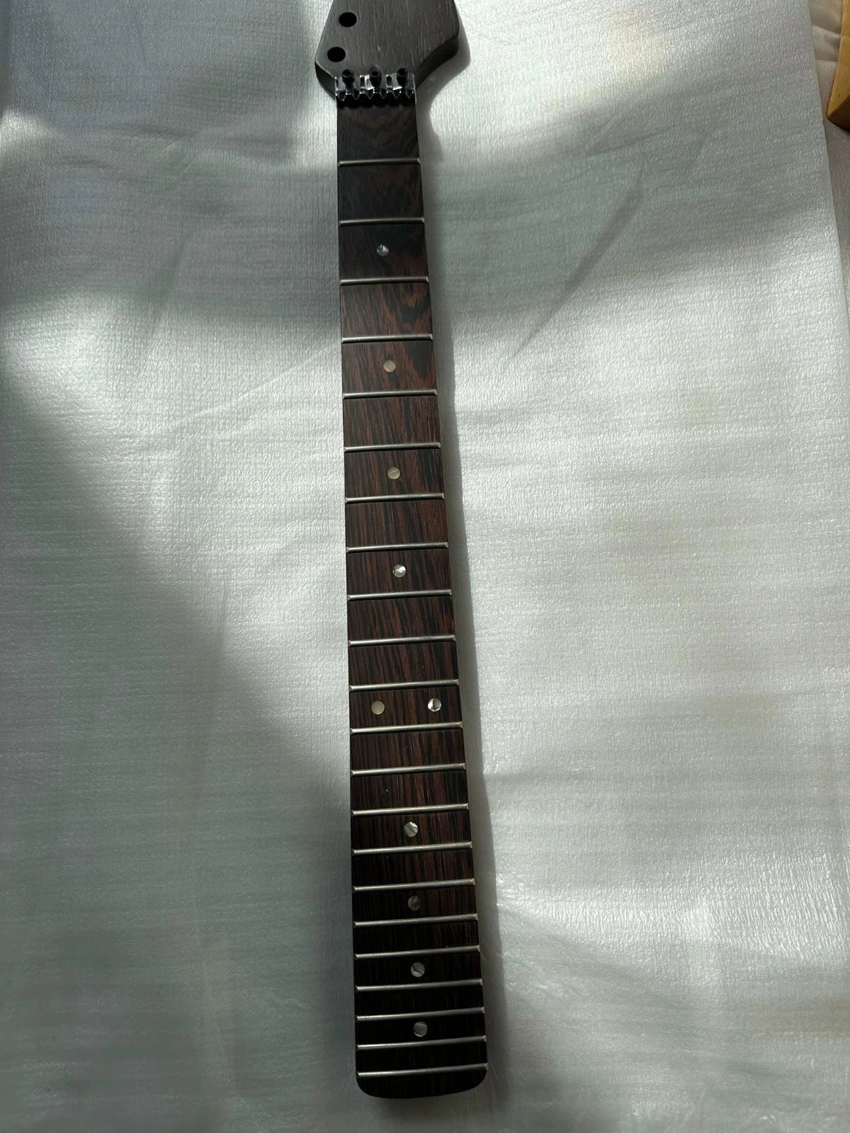 Wenge Wood Guitar Neck with 22-Fret Fingerboard Fretboard