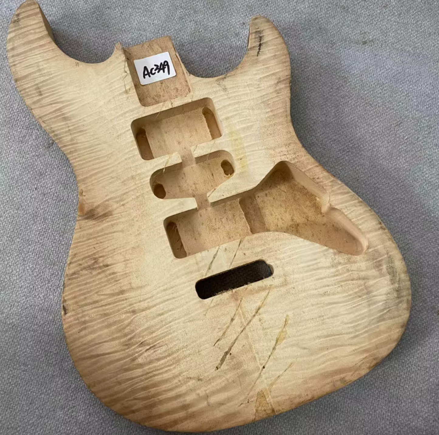 Basswood Guitar Double Cutaway Unfinished Body with Veneer Maple Top
