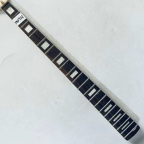Harley Benton 4 String Bass Maple Neck, Rosewood 20 Frets Fingerboard